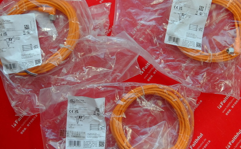 Ifm EVT004 IFM mit Anschluss kabel ADOAH040VAS0005E04