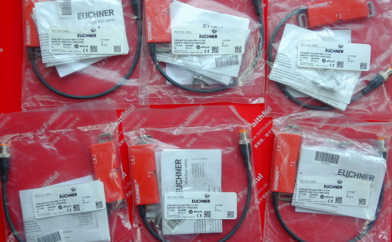 Euchner 111747 EUCHNERCES-AP-CL2 Berührungs loser Sicherheits schalter CES-AP-CL2-AH-SB-111747 M12 Pin 5 Nicht verwendetes PUR-Material