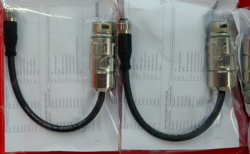 Schmersal 103008081 SCHMERSAL Verbindungs kabel M23 9-polig M12 8-kernige V-SK8 1/8-M23/M12-S-G-0,15-BK-2-X-A-1